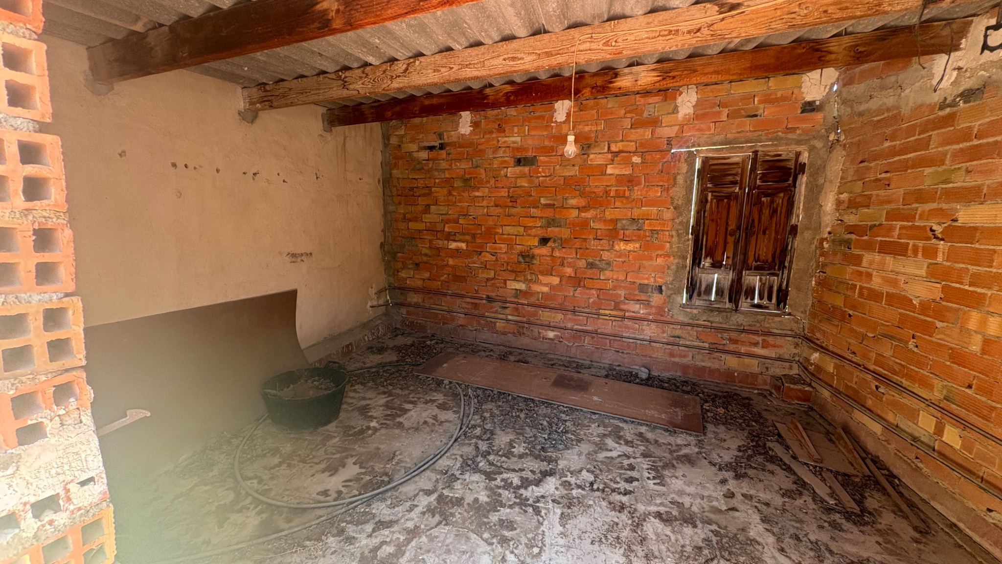 Interior del anexo, para reformar
